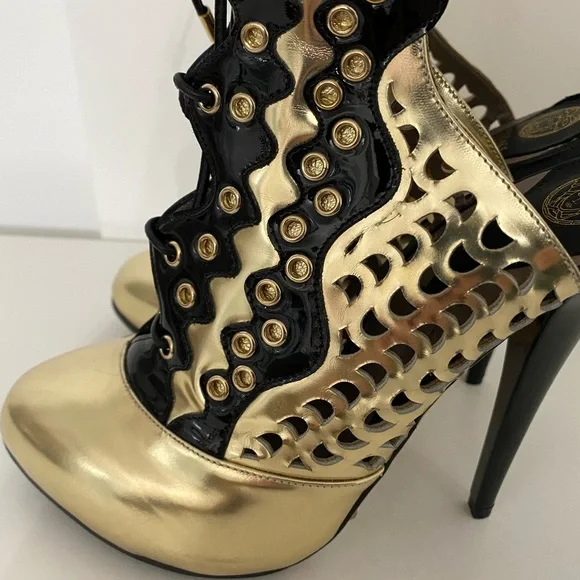 VERSACE | Gold Black Lace Up Gladiator Patent Leather Shoes Perforated Heels 36 - Picture 10 of 16